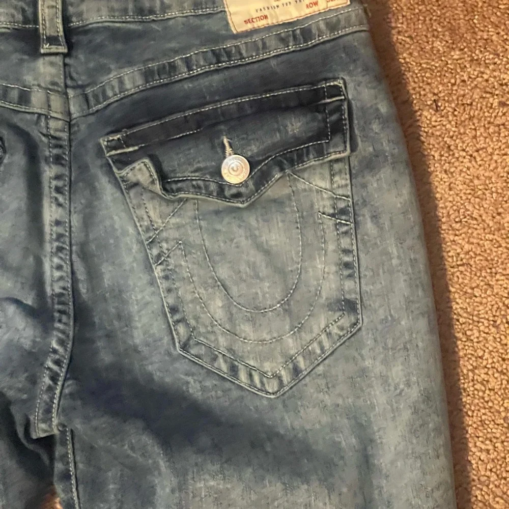 True Religion distressed jeans sz 38/32
